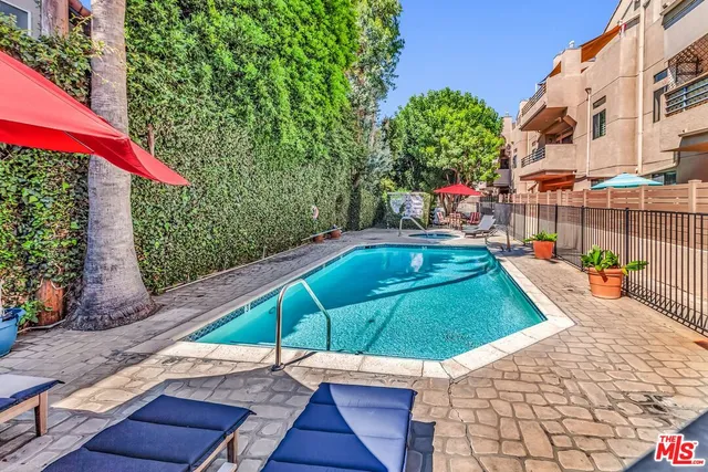 $3,795 | 4477 Woodman Avenue, Unit 207, Sherman Oaks, CA 91423