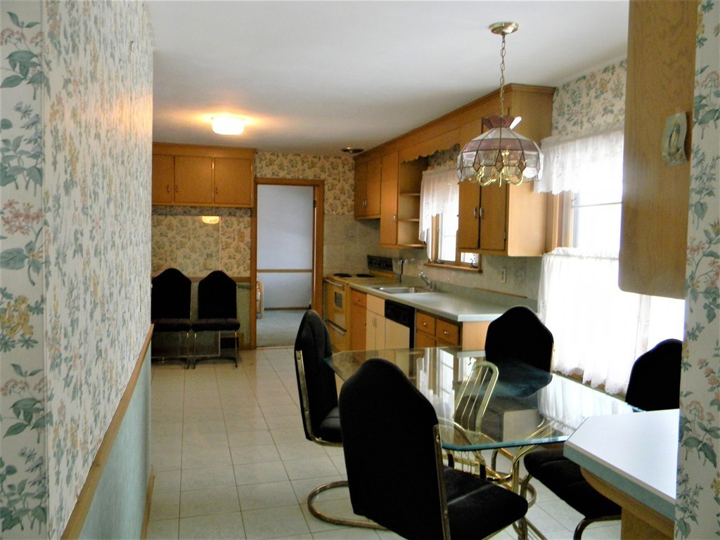 78 Tatham Hill Road West Springfield, MA 01089 - Photo 9 of 22 Gallery Image 9