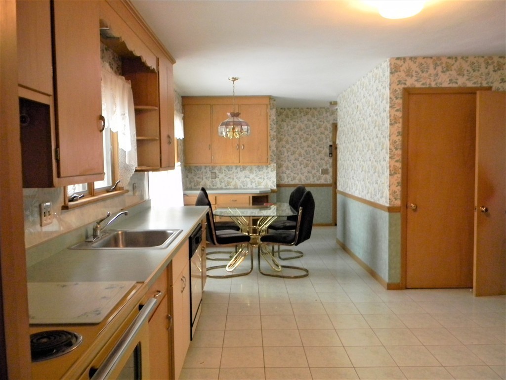 78 Tatham Hill Road West Springfield, MA 01089 - Photo 10 of 22 Gallery Image 10