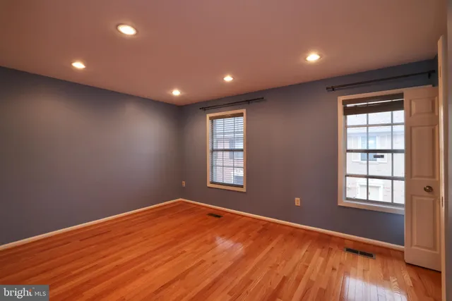 $3,300 | 935 South Rolfe Street, Unit 2, Arlington, VA 22204