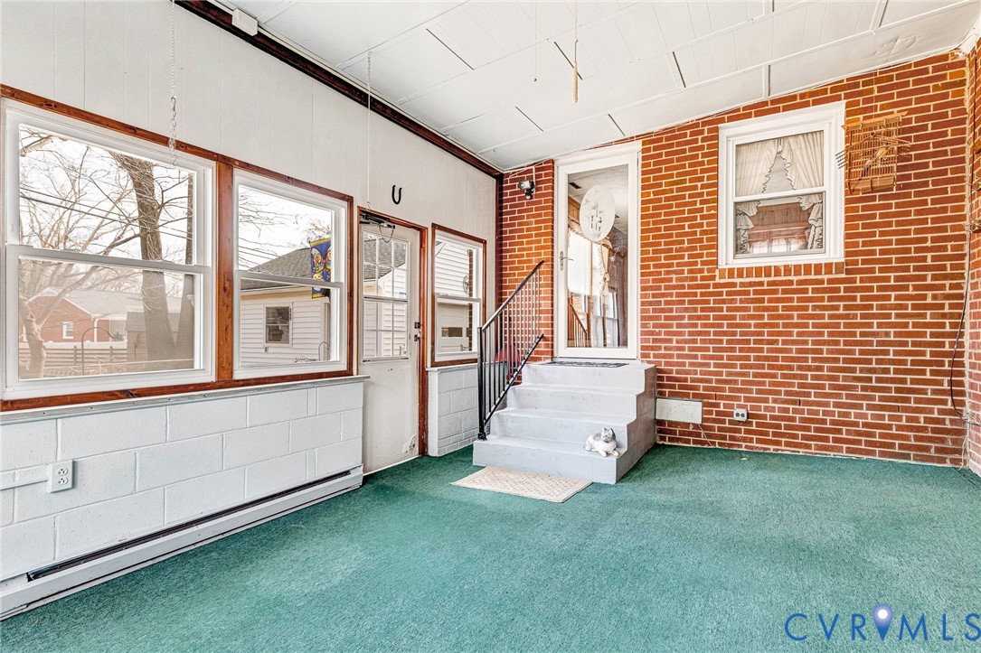 14 Medlock Road Sandston, VA 23150 - Photo 22 of 38 Sun Room