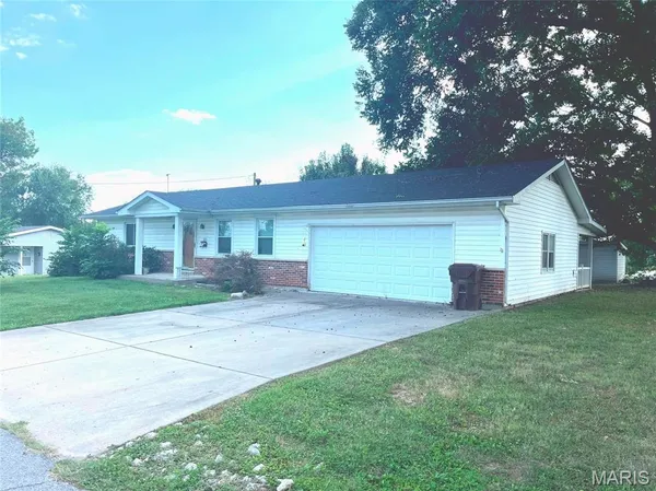 $1 | 105 Sanderson, Elsberry, MO 63343