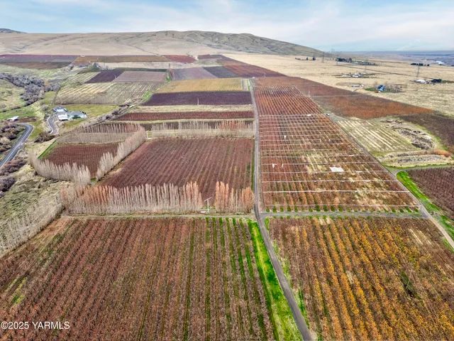 a view of an ocean view