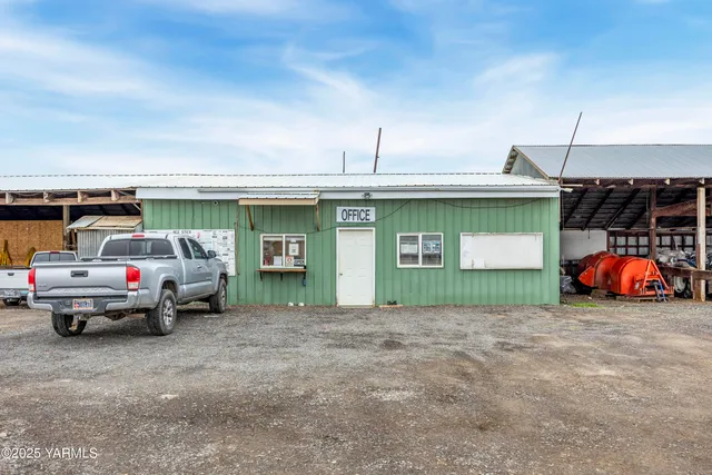 $2,500,000 | 14306 West Acord Road, Benton City, WA 99320