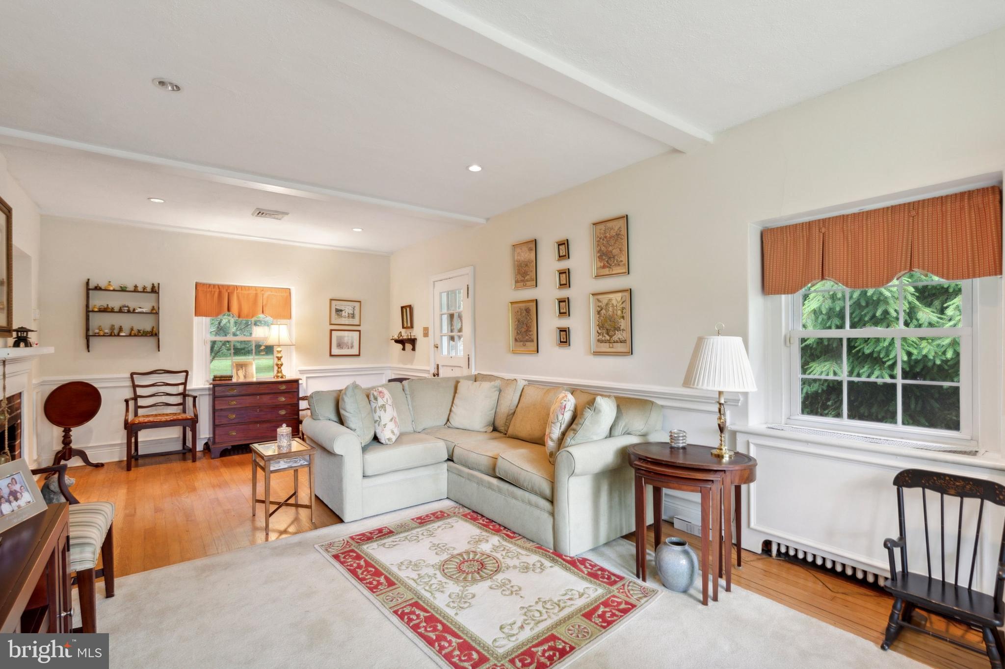 1445 Robinhood Road Jenkintown, PA 19046 - Photo 4 of 23 Living room