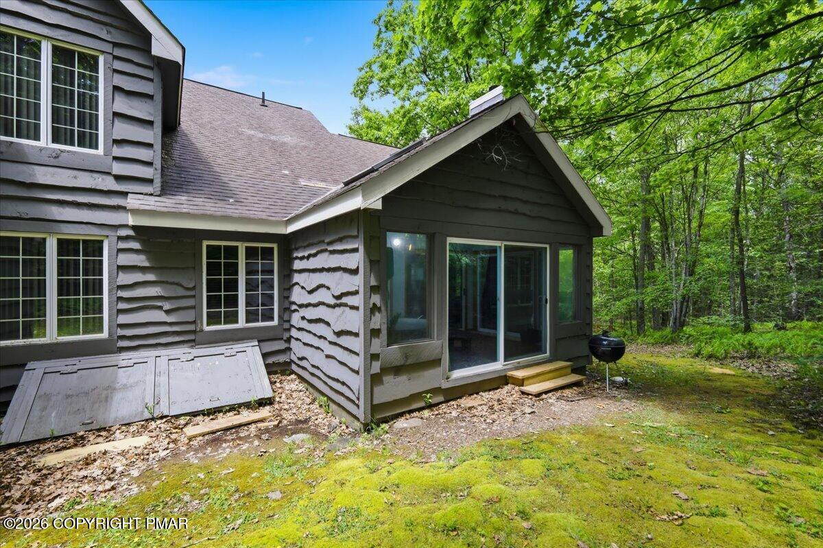 128 Short Hill Rd Lake Lake Harmony, PA 18624 - Photo 34 of 44 Back
