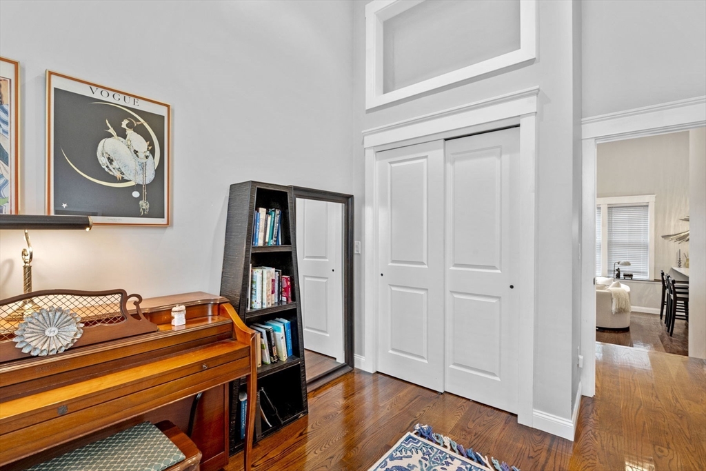 85 Bridge Street, Unit 3 Salem, MA 01970 - Photo 17 of 31 a room with a table and a potted plant