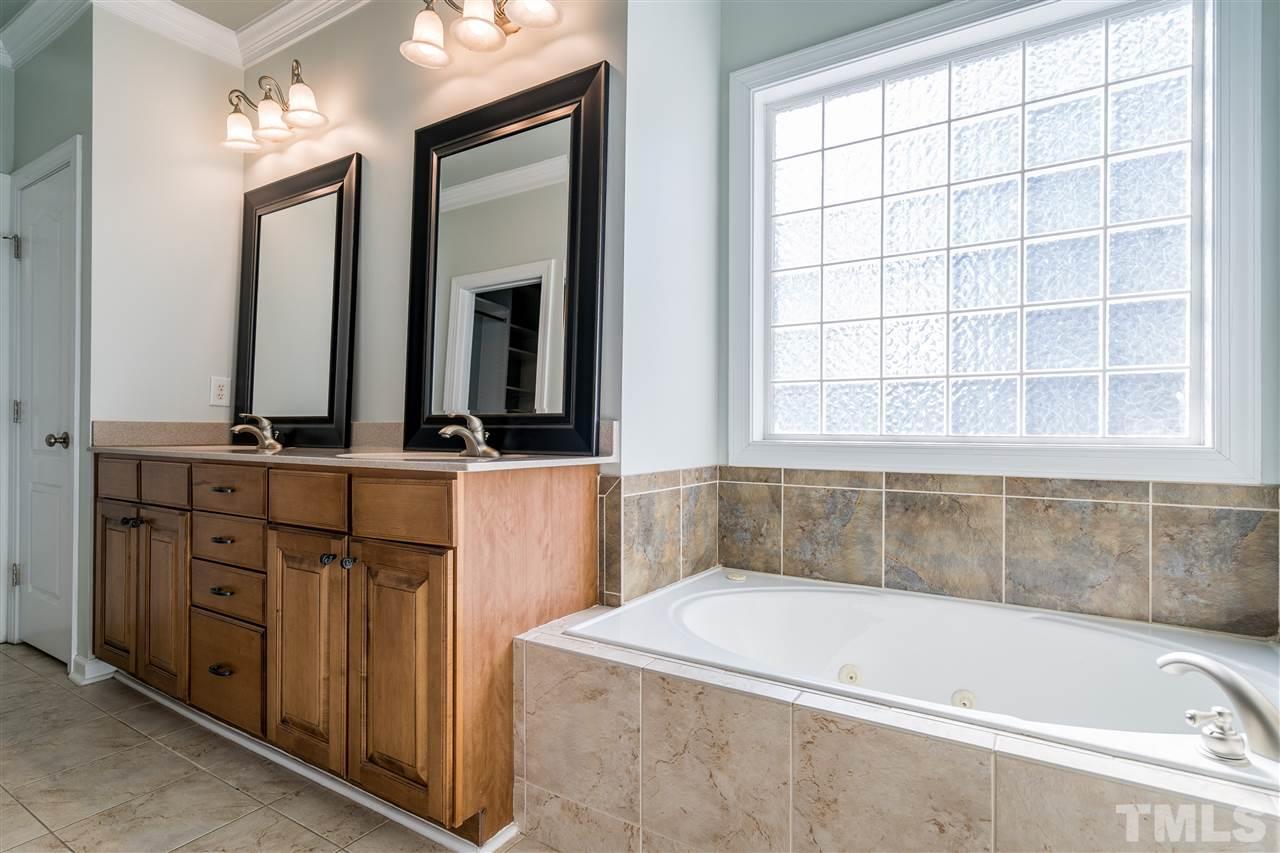 412 Hillcrest Road Apex, NC 27502 - Photo 14 of 30 Gallery Image 14