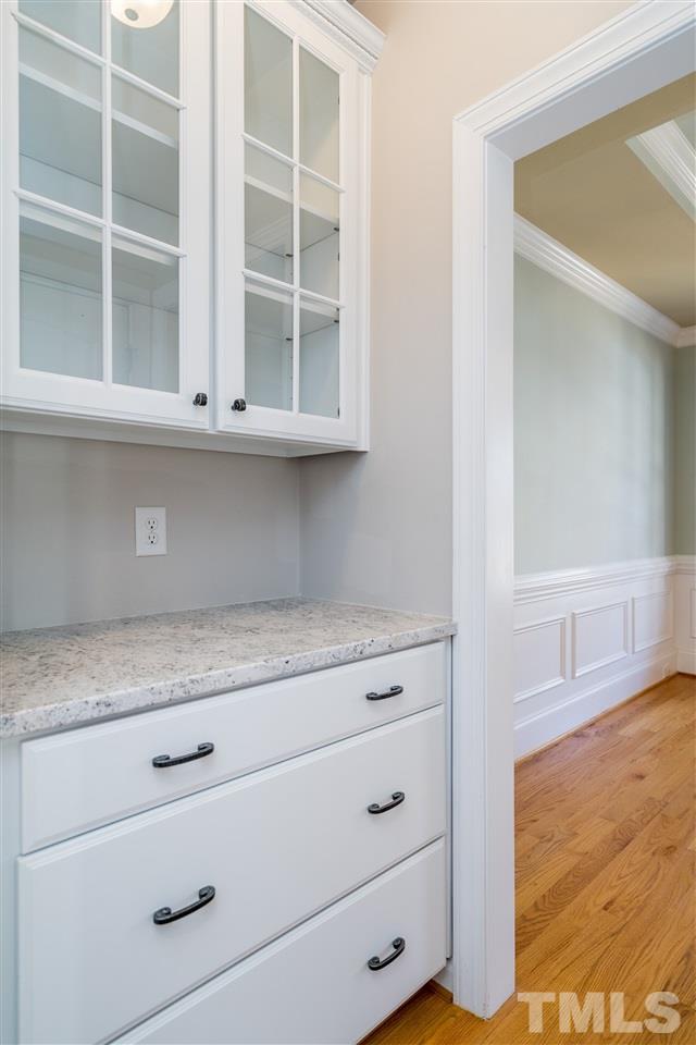 412 Hillcrest Road Apex, NC 27502 - Photo 5 of 30 Gallery Image 5