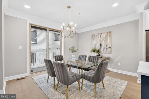 $899,900 | 2840 Red Star Lane, Alexandria, VA 22303