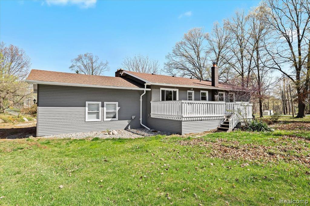 2810 Jewell Road Howell, MI 48843 - Photo 2 of 16