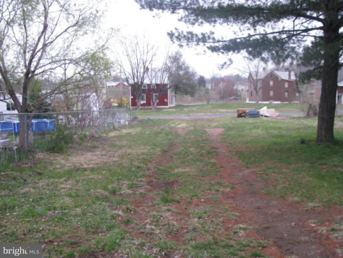 318 Ritenour Street Front Royal, VA 22630 - Photo 8 of 8 Back yard