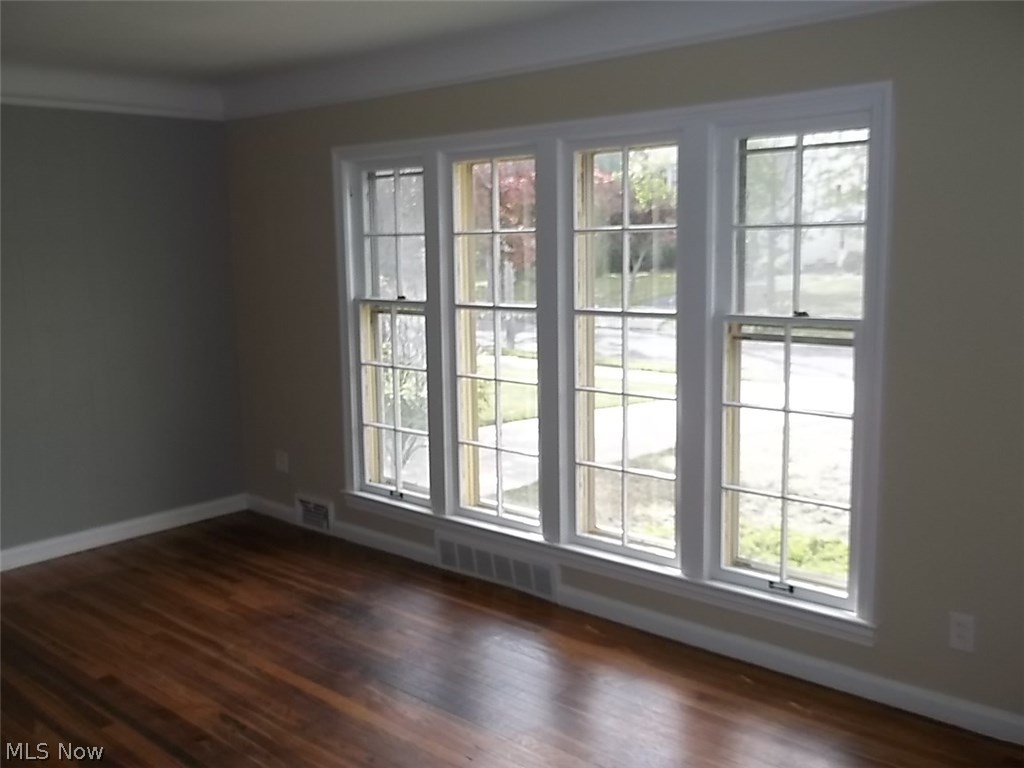 3751 Bainbridge Road Cleveland Heights, OH 44118 - Photo 17 of 32