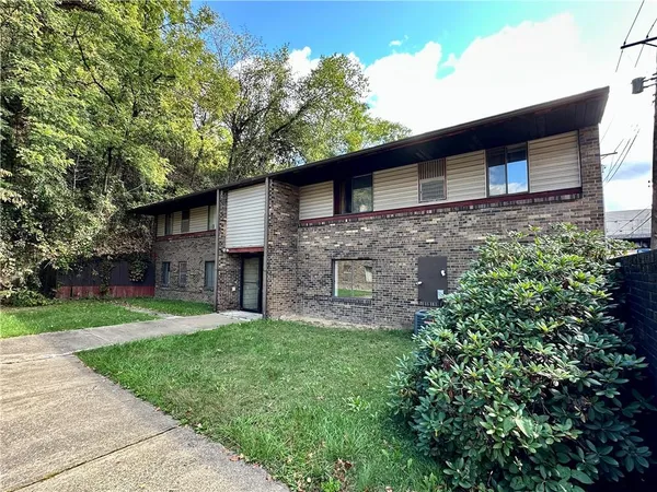$1,100 | 200 Electric Avenue, Unit A8, East Pittsburgh, PA 15112