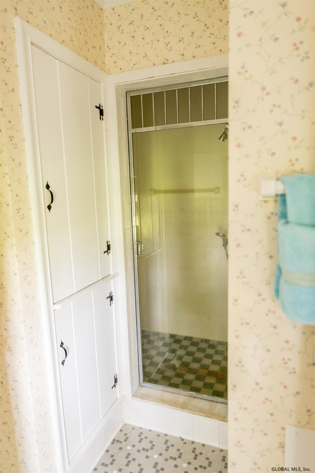 972 Charlton Road Schenectady, NY 12302 - Photo 34 of 71 Walk in shower