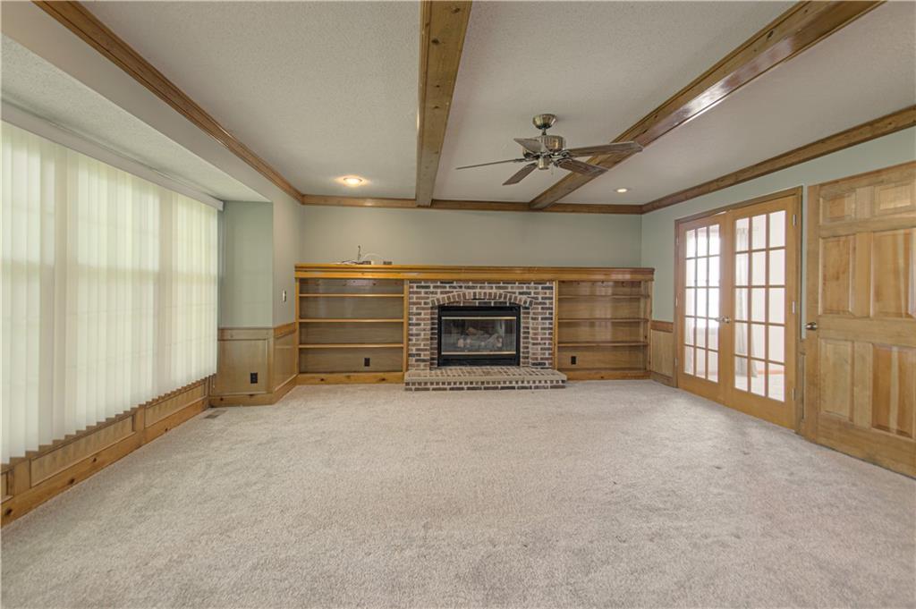 8209 Bell Road Lenexa, KS 66219 - Photo 8 of 49