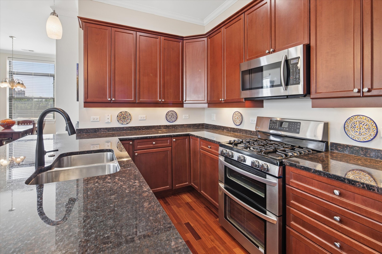 1908 West Irving Park Road, Unit 402 Chicago, IL 60613 - Photo 5 of 24