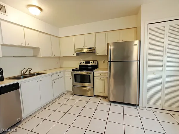 $1,195 | 4777 Orange Grove Boulevard, Unit 6, North Fort Myers, FL 33903
