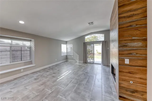 $2,600 | 2401 Flower Spring Street, Las Vegas, NV 89134