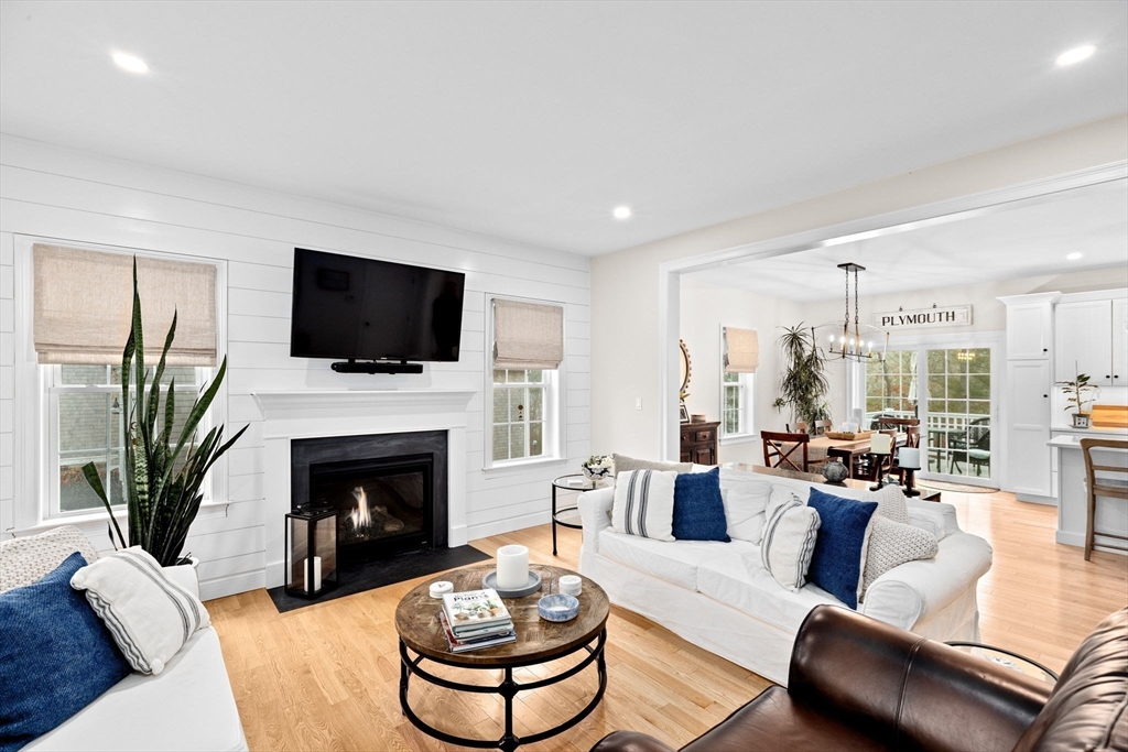 27 Farm Road Plymouth, MA 02360 - Photo 3 of 37 Gallery Image 3