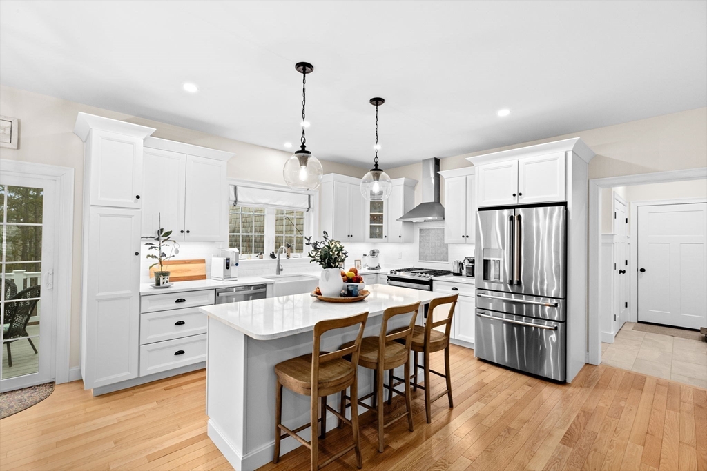 27 Farm Road Plymouth, MA 02360 - Photo 7 of 37 Gallery Image 7