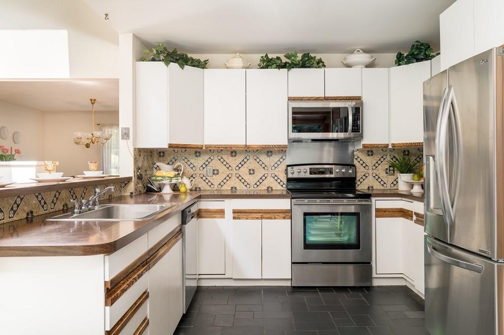 7 Tavern Lane Lexington, MA 02421 - Photo 11 of 35