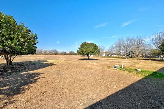 $500,000 | 1437 Heidenreich Lane, Uhland, TX 78640