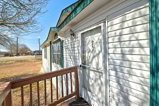 $500,000 | 1437 Heidenreich Lane, Uhland, TX 78640