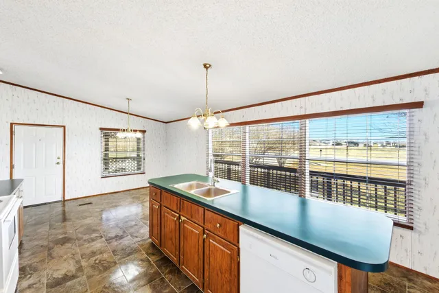 $500,000 | 1437 Heidenreich Lane, Uhland, TX 78640