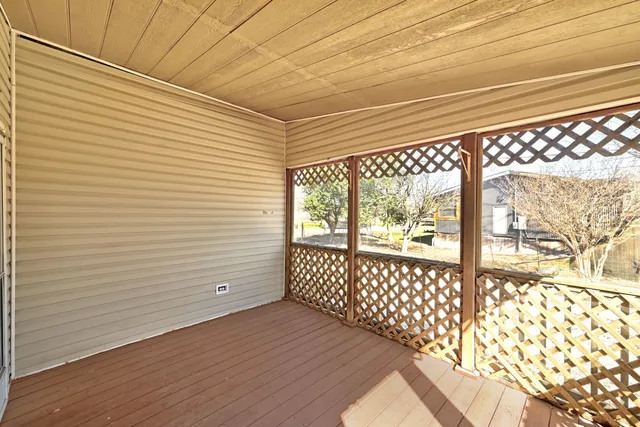 $500,000 | 1437 Heidenreich Lane, Uhland, TX 78640