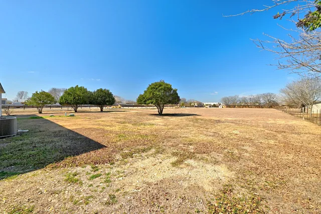 $500,000 | 1437 Heidenreich Lane, Uhland, TX 78640