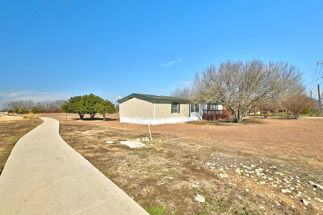 $500,000 | 1437 Heidenreich Lane, Uhland, TX 78640