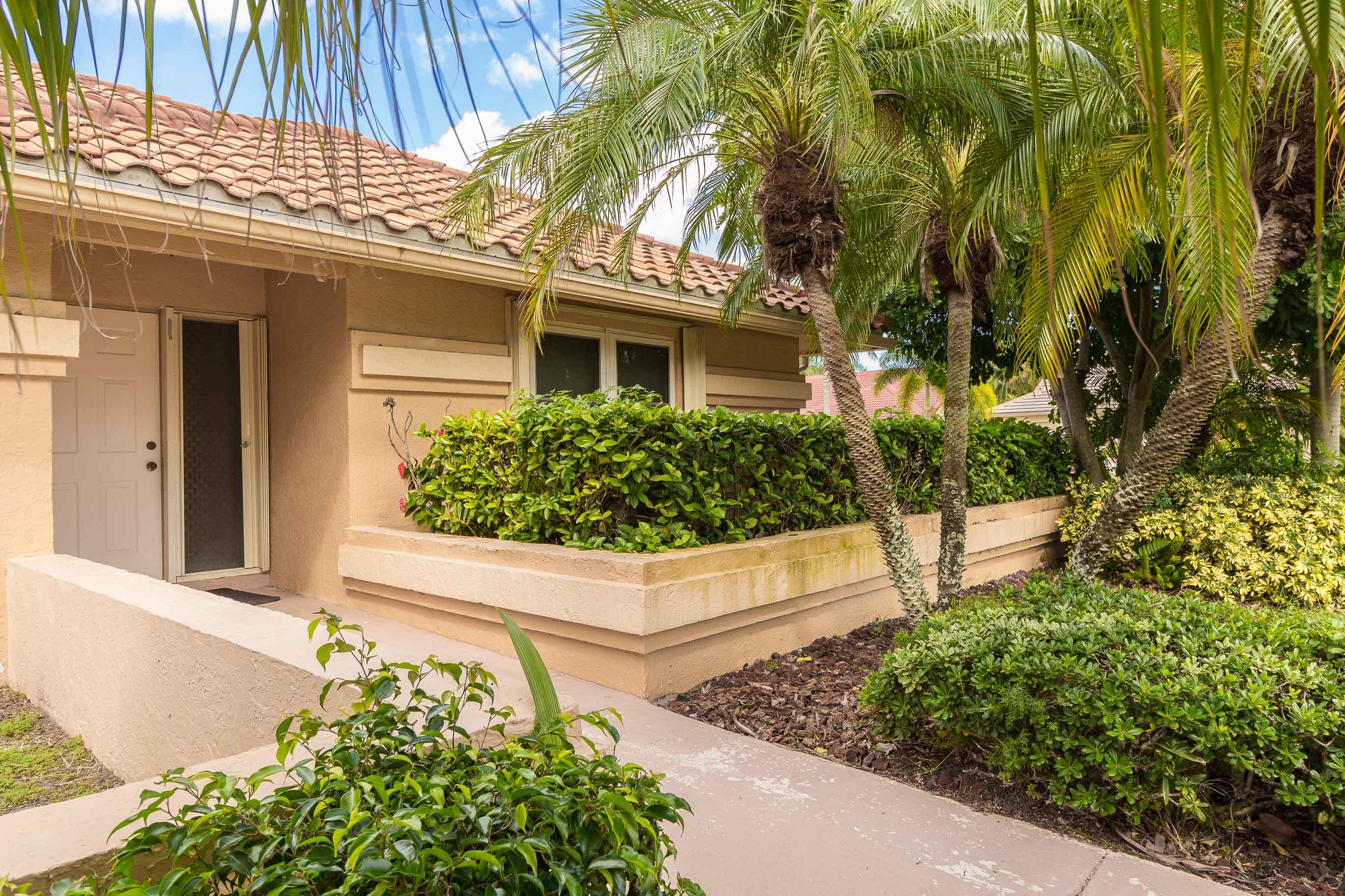 9580 El Clair Ranch Road Boynton Beach, FL 33437 - Photo 3 of 26 Entry