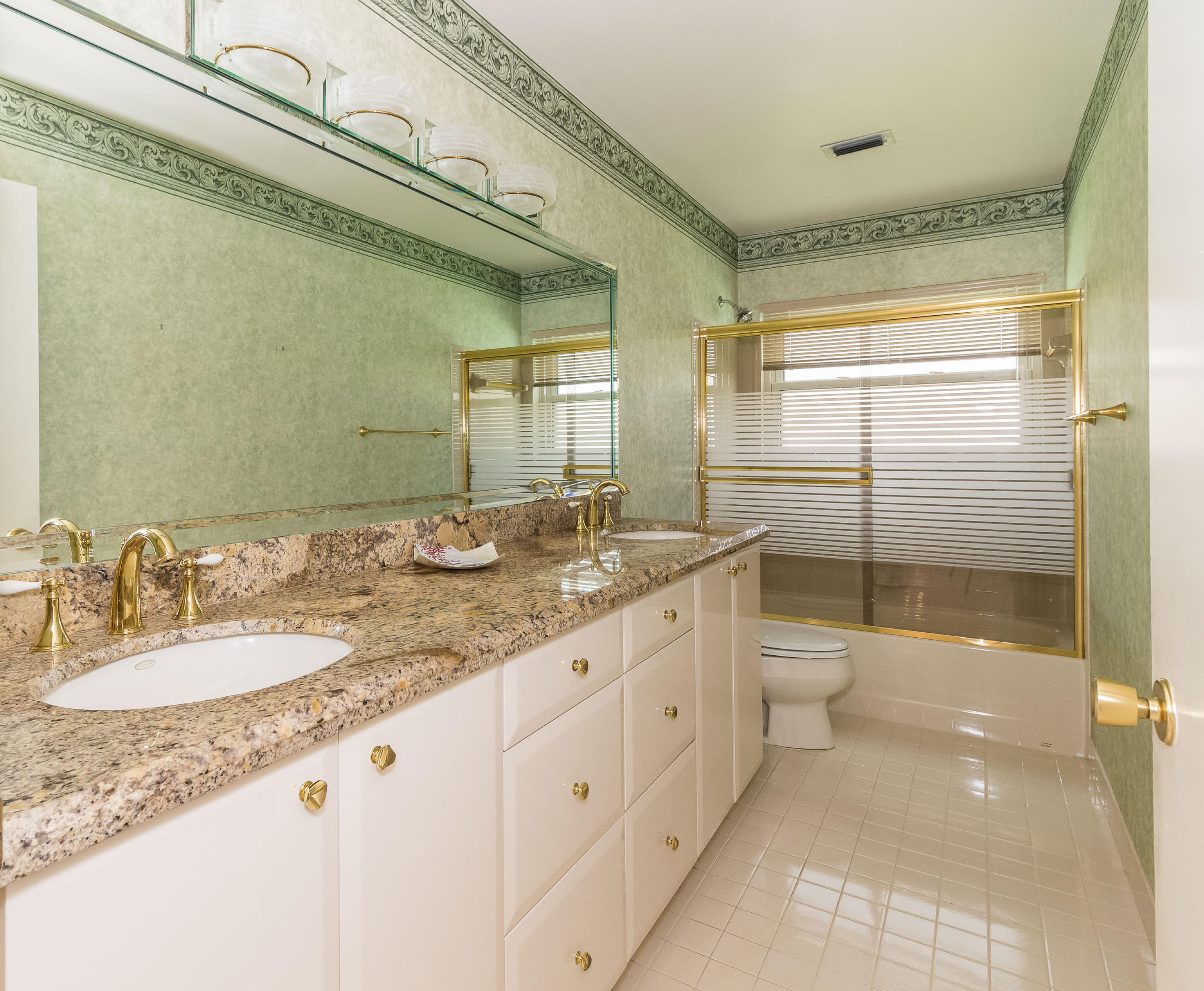 9580 El Clair Ranch Road Boynton Beach, FL 33437 - Photo 9 of 26 Full Bath