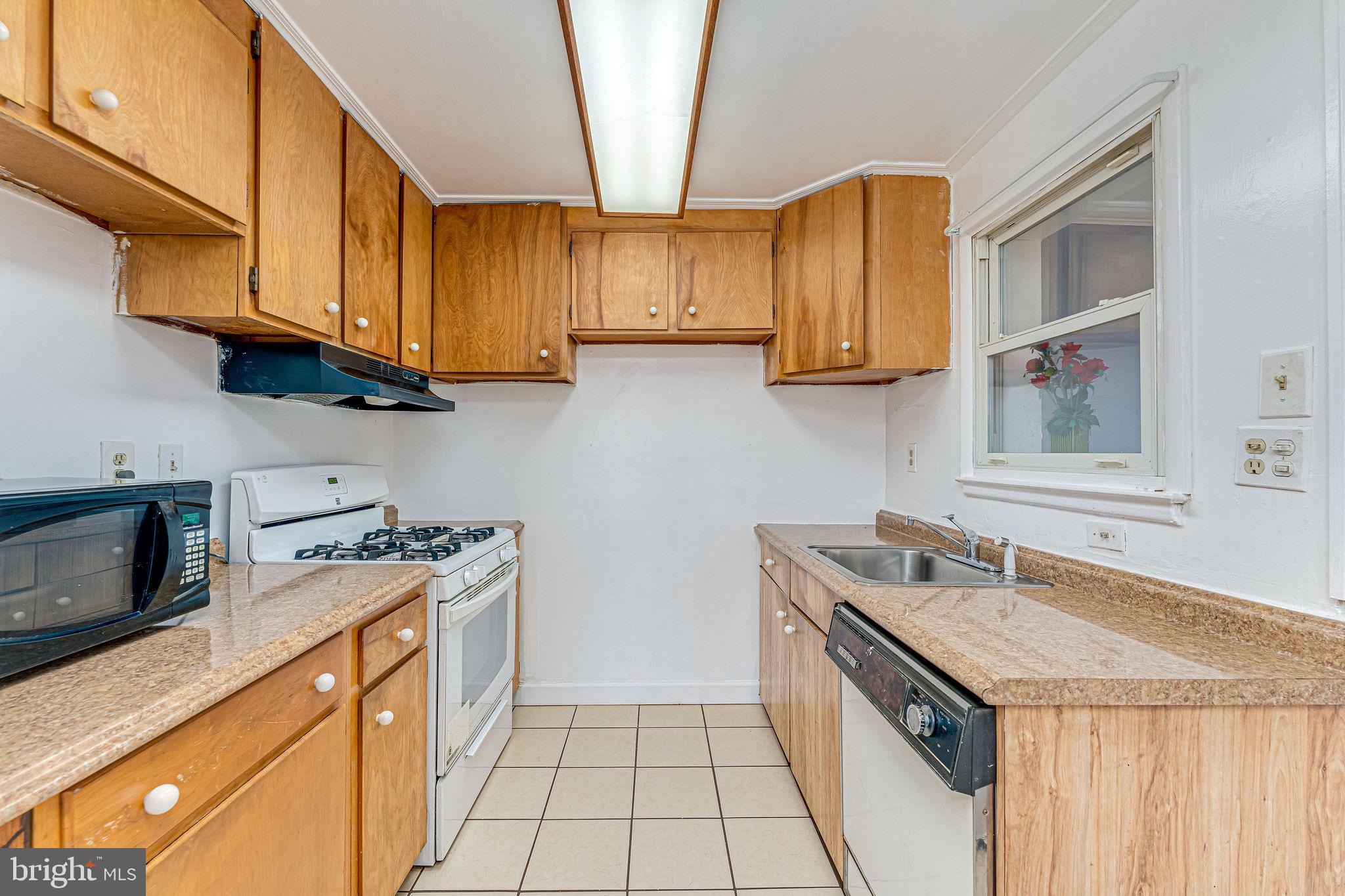 932 Milford Mill Road Baltimore, MD 21208 - Photo 18 of 43 Kitchen