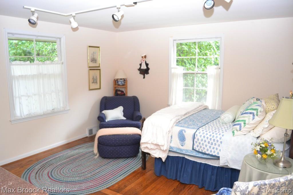 2515 Amberly Road Bloomfield Hills, MI 48301 - Photo 25 of 26 DSC_0230.jpg