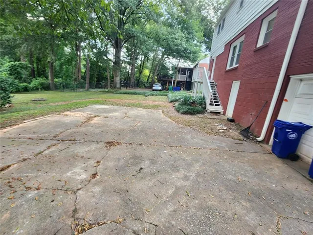 a view of a out door of the house