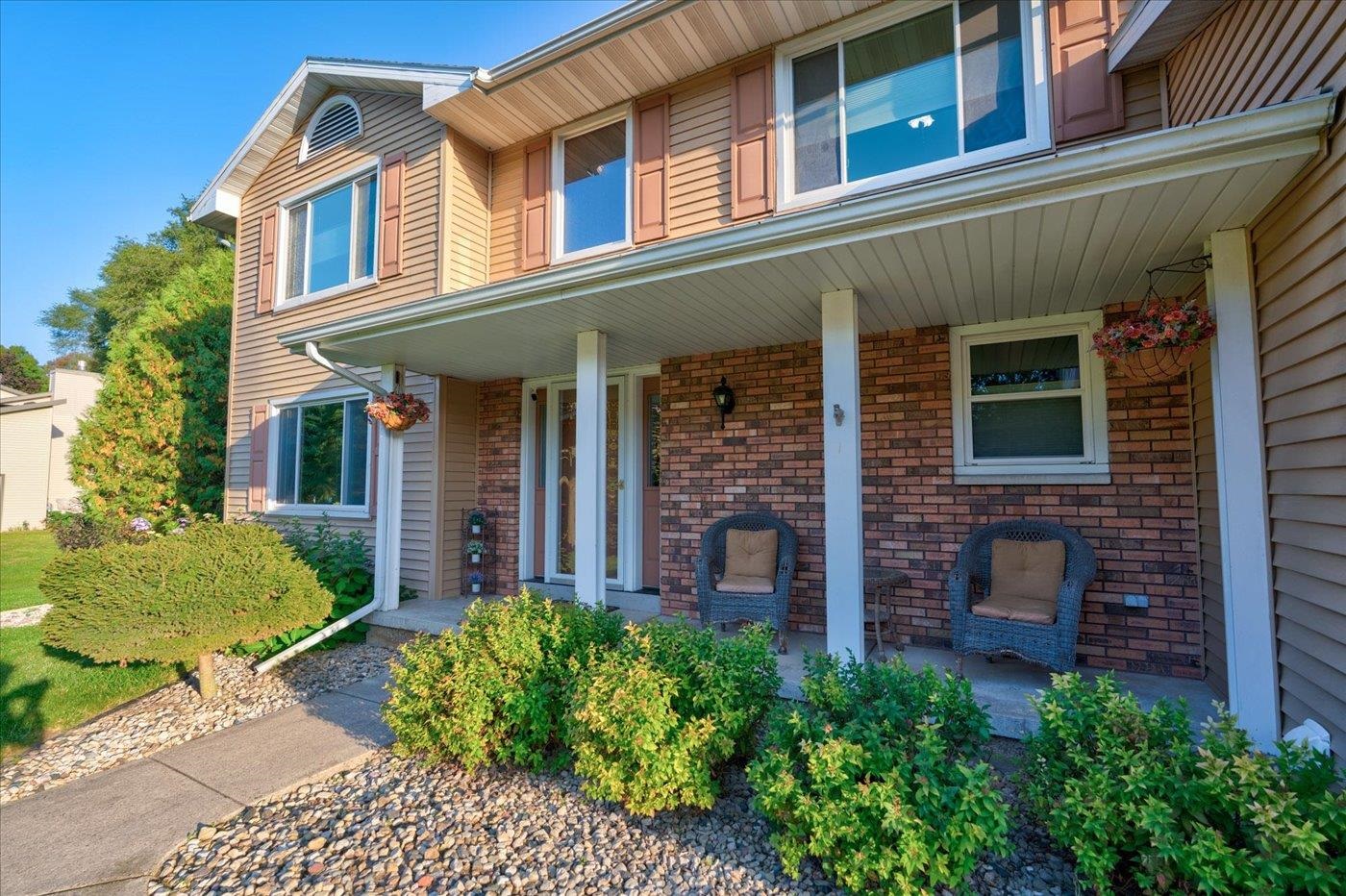 5722 Nutone Street Fitchburg, WI 53711 - Photo 9 of 63