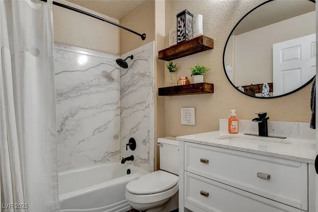 $1,025,000 | 985 Hinckley Avenue, Logandale, NV 89021