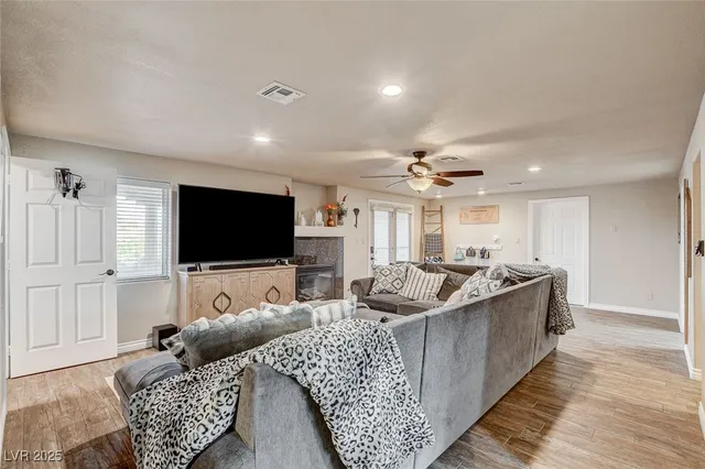 $1,025,000 | 985 Hinckley Avenue, Logandale, NV 89021