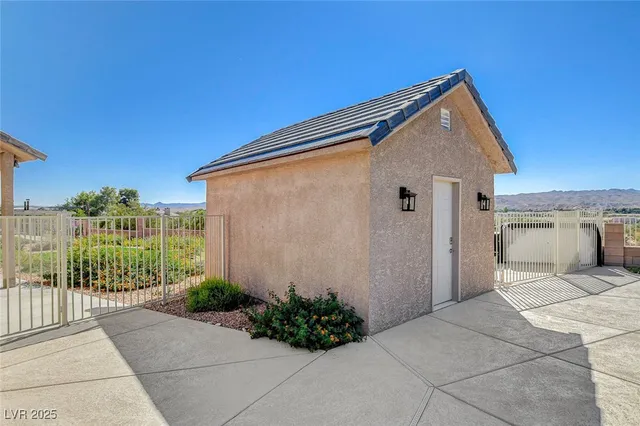 $1,025,000 | 985 Hinckley Avenue, Logandale, NV 89021