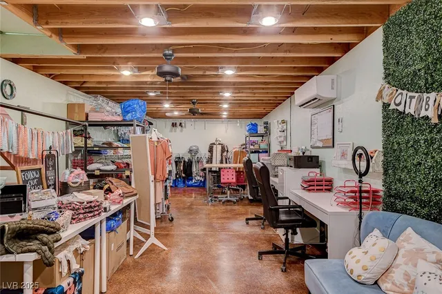 $1,025,000 | 985 Hinckley Avenue, Logandale, NV 89021