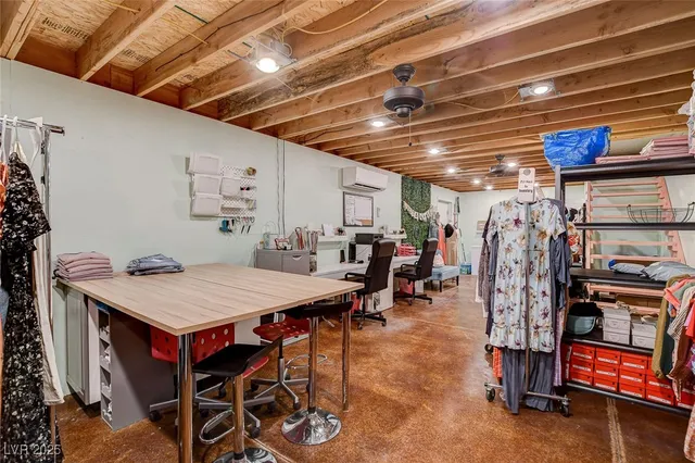 $1,025,000 | 985 Hinckley Avenue, Logandale, NV 89021