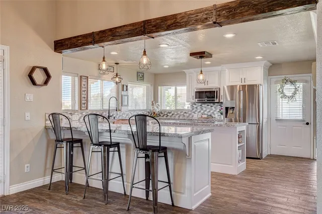 $1,025,000 | 985 Hinckley Avenue, Logandale, NV 89021