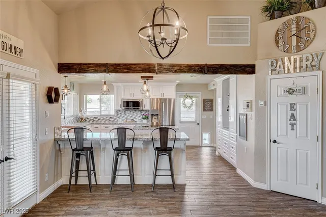 $1,025,000 | 985 Hinckley Avenue, Logandale, NV 89021