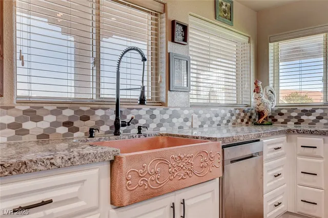 $1,025,000 | 985 Hinckley Avenue, Logandale, NV 89021