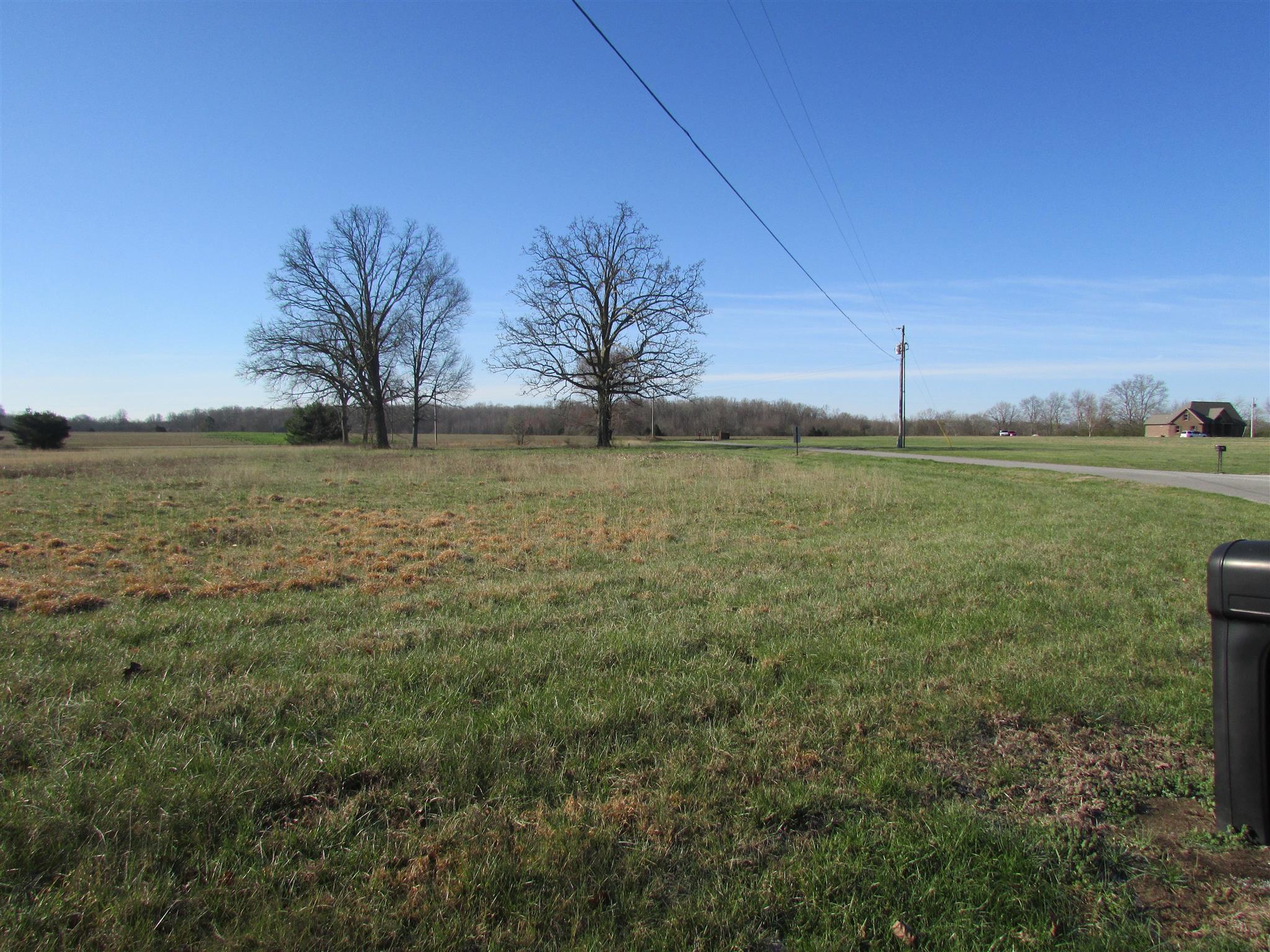 1250 Oak Hill Road Manchester, TN 37355 - Photo 4 of 9 a view of an ocean and beach