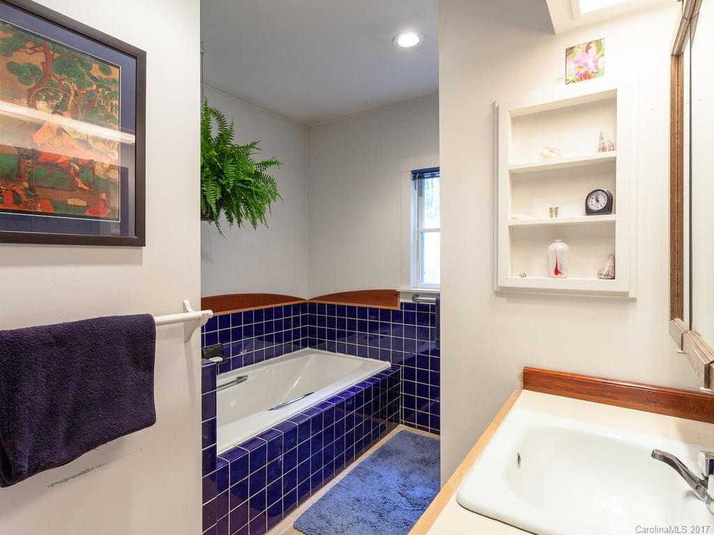 2 Lookout Road Asheville, NC 28804 - Photo 12 of 24 Gallery Image 12