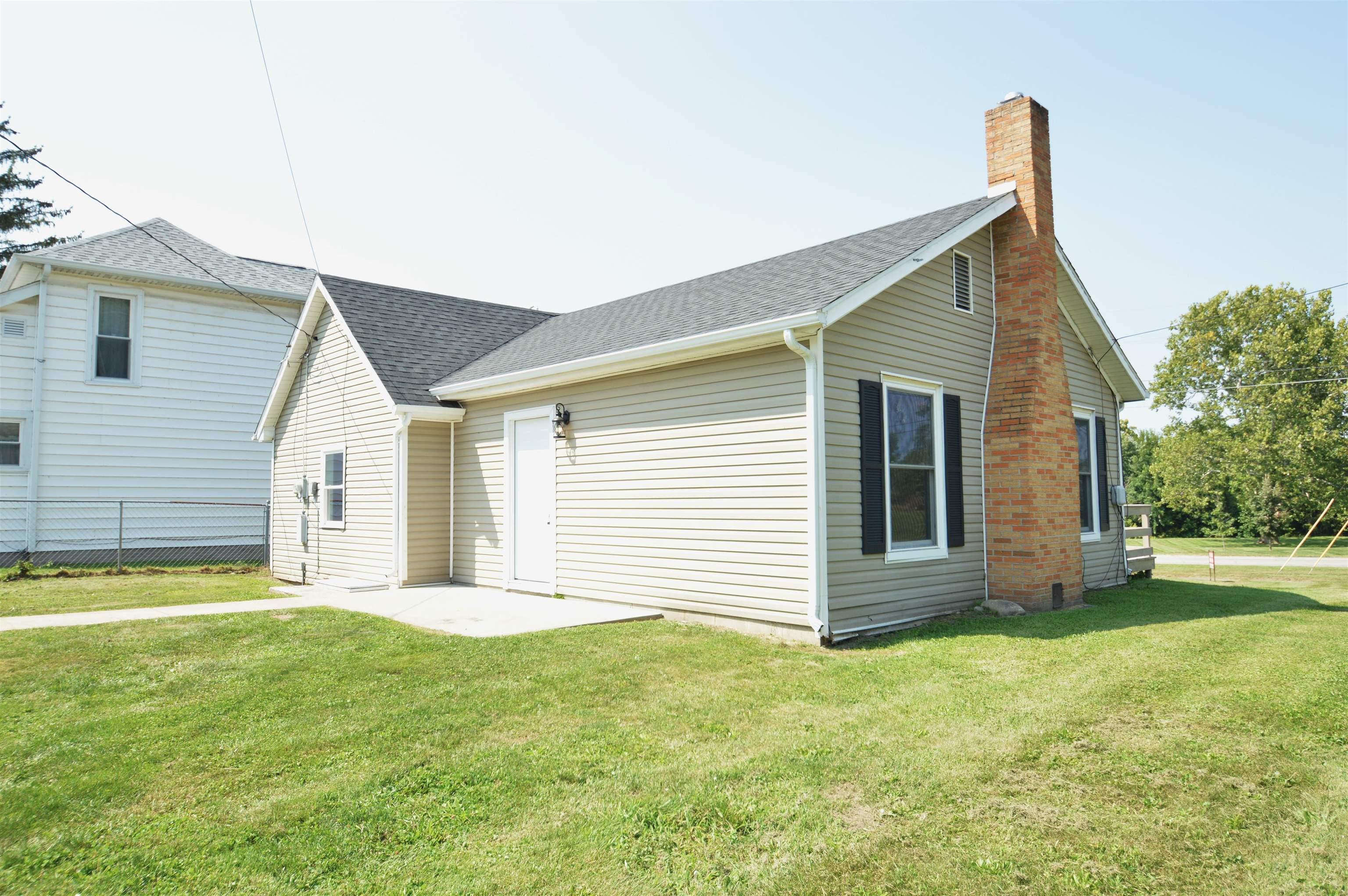999 Riverside Drive Huntington, IN 46750 - Photo 3 of 19 Gallery Image 3