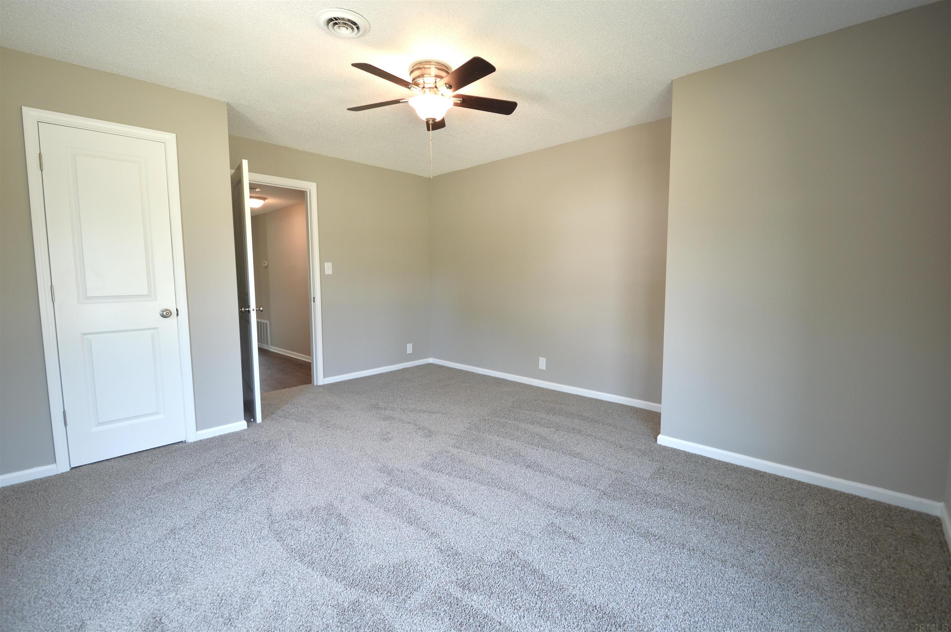 999 Riverside Drive Huntington, IN 46750 - Photo 10 of 19 Gallery Image 10